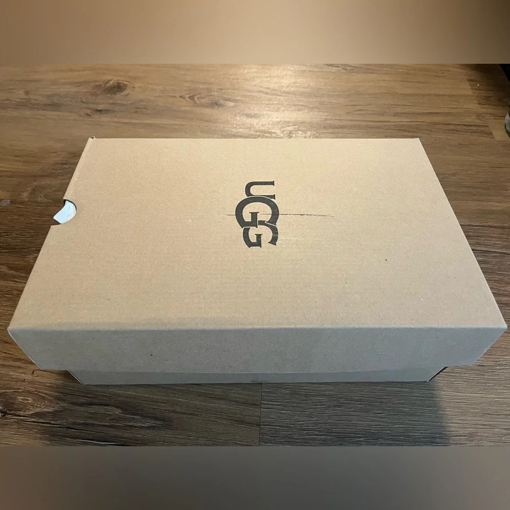 Ugg Cozy Knit Slippers in Charcoal Size 9 - Picture 4 of 10